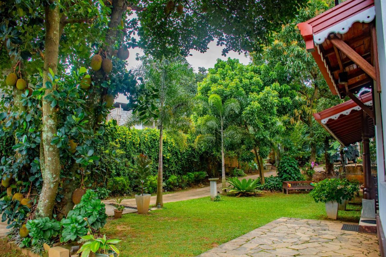 Homestay Garden Rest Канді Екстер'єр фото